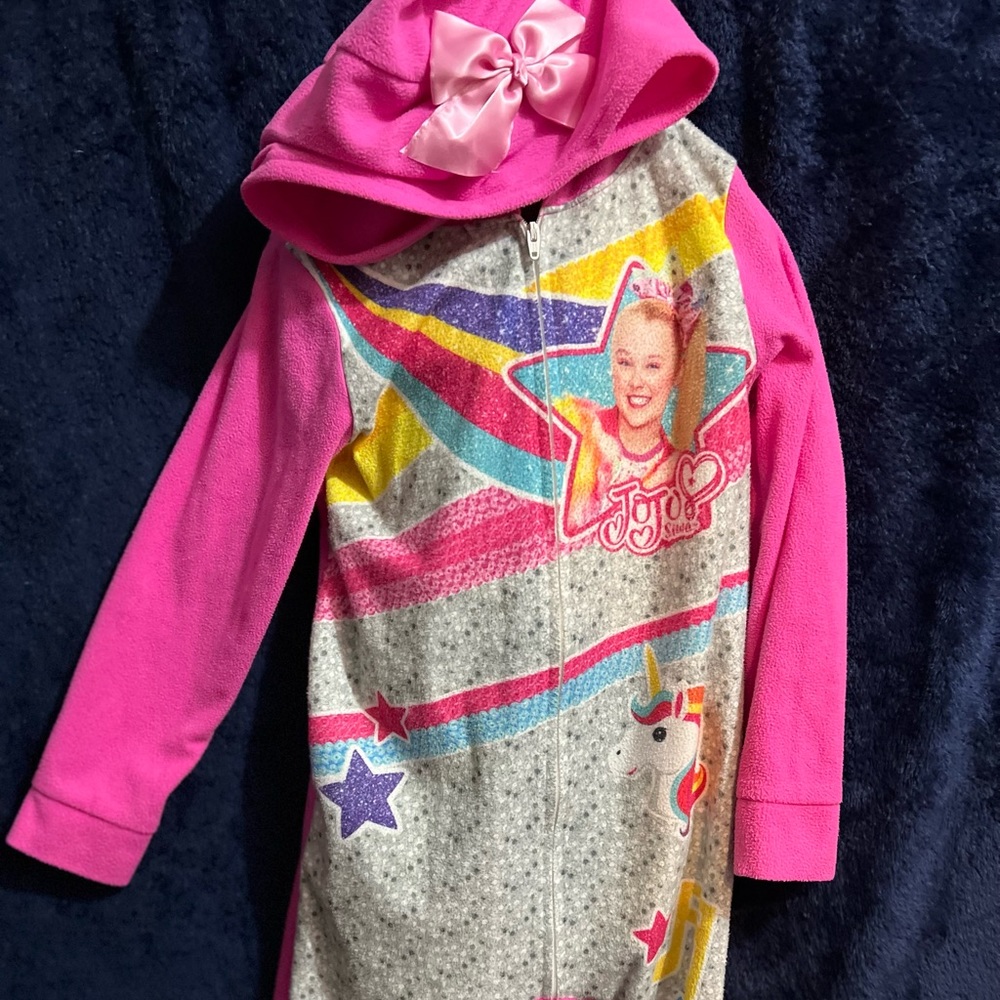 Girl 3 Sets of Jo Jo Siwa Pajama’s
